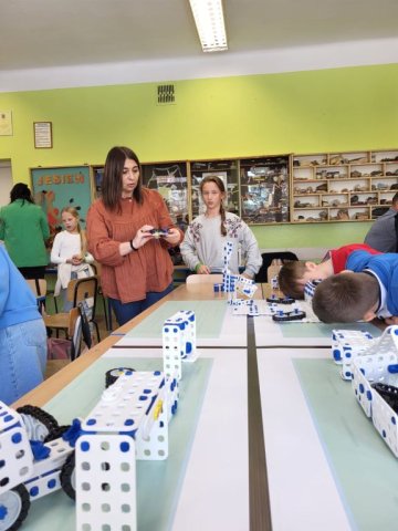 b_1024_768_0_00_images_2023_2024_KAWA_KonferencjaIwE_406881127_812899503971333_1103818971297667601_n